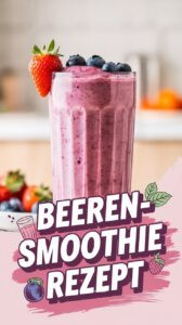 Leuchtend rosa gemischter Beeren-Smoothie in zwei hohen Gläsern mit frischen Beeren und Minze auf weißem Marmor