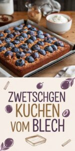 Zwetschgenkuchen vom Blech auf Eichenholz – dicht belegter Hefeteig-Blechkuchen mit lila-blauen Zwetschgen und Zimtstreuseln klassischer Herbstkuchen